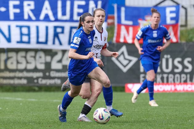 v.li.: Marie Bleil (SV Meppen, 7) und Stefanie Reischmann (FC Ingolstadt, 24) im Zweikampf, Duell, Dynamik, Aktion, Action, Spielszene, DIE DFB-RICHTLINIEN UNTERSAGEN JEGLICHE NUTZUNG VON FOTOS ALS SEQUENZBILDER UND ODER VIDEOÄHNLICHE FOTOSTRECKEN. DFB REGULATIONS PROHIBIT ANY USE OF PHOTOGRAPHS AS IMAGE SEQUENCES AND OR QUASI-VIDEO., 03.05.2026, Meppen (Deutschland), Fussball, 2. Frauen-Bundesliga, SV Meppen - FC Ingolstadt 04