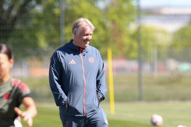 Kjetil Lone (FC Bayern Muenchen, Co-Trainer) beim Training, GER, Offizielles Abschlusstraining FC Bayern Muenchen, Fussball, UEFA Womens Champions League, Halbfinale, Rueckspiel, Saison 2025 2026, 02.05.2026, GER, Offizielles Abschlusstraining FC Bayern Muenchen, Fussball, UEFA Womens Champions League, Halbfinale, Rueckspiel, Saison 2025 2026, 02.05.2026 Muenchen Copyright: xEibner-Pressefoto JennixMaulx EP_JML