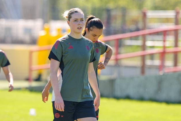 Alara Sehitler (FC Bayern Muenchen, 14) beim Training, GER, Offizielles Abschlusstraining FC Bayern Muenchen, Fussball, UEFA Womens Champions League, Halbfinale, Rueckspiel, Saison 2025 2026, 02.05.2026, GER, Offizielles Abschlusstraining FC Bayern Muenchen, Fussball, UEFA Womens Champions League, Halbfinale, Rueckspiel, Saison 2025 2026, 02.05.2026 Muenchen Copyright: xEibner-Pressefoto JennixMaulx EP_JML