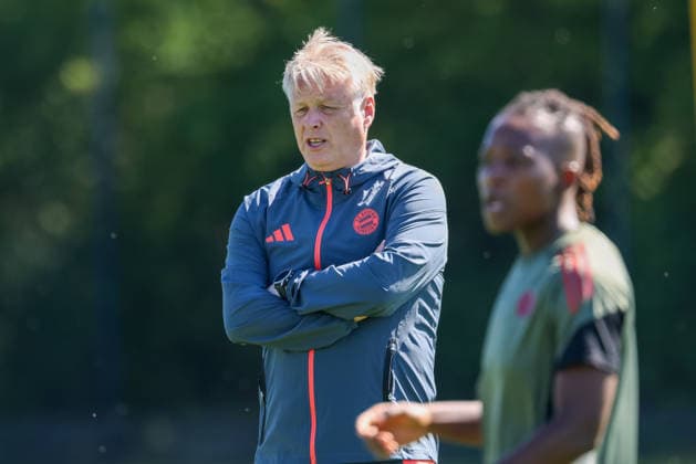 Kjetil Lone (FC Bayern Muenchen, Co-Trainer) beim Training, GER, Offizielles Abschlusstraining FC Bayern Muenchen, Fussball, UEFA Womens Champions League, Halbfinale, Rueckspiel, Saison 2025 2026, 02.05.2026, GER, Offizielles Abschlusstraining FC Bayern Muenchen, Fussball, UEFA Womens Champions League, Halbfinale, Rueckspiel, Saison 2025 2026, 02.05.2026 Muenchen Copyright: xEibner-Pressefoto JennixMaulx EP_JML