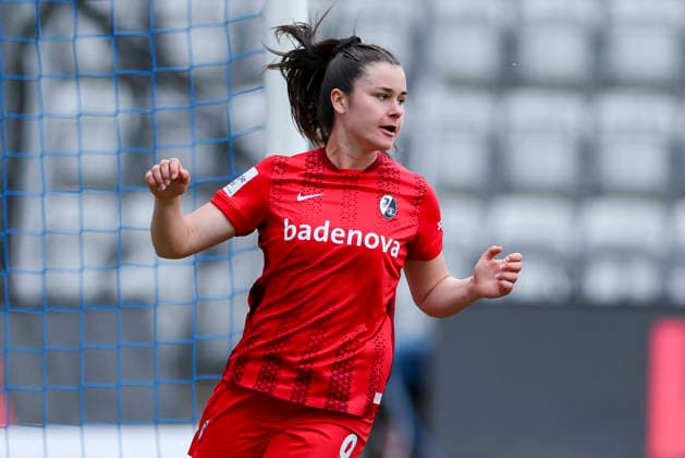 Svenja Foelmli (SC Freiburg) bejubelt ihren Treffer zum 0:1, Google Pixel Frauen-Bundesliga, FC Carl Zeiss Jena v SC Freiburg, ad hoc Arena am 03. May 2026 in Jena, Deutschland. (Foto von Marco Steinbrenner DeFodi Images) Svenja Foelmli (SC Freiburg) celebrates after scoring her teams first goal, Google Pixel Frauen-Bundesliga, FC Carl Zeiss Jena v SC Freiburg, ad hoc Arena, May 3, 2026 in Jena, Germany. (Photo by Marco Steinbrenner DeFodi Images) DFB DFL REGULATIONS PROHIBIT ANY USE OF PHOTOGRAPHS AS IMAGE SEQUENCES AND OR QUASI-VIDEO. -