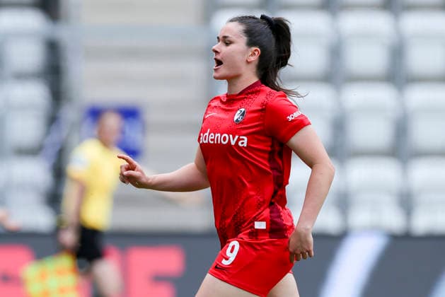 Svenja Foelmli (SC Freiburg) bejubelt ihren Treffer zum 0:1, Google Pixel Frauen-Bundesliga, FC Carl Zeiss Jena v SC Freiburg, ad hoc Arena am 03. May 2026 in Jena, Deutschland. (Foto von Marco Steinbrenner DeFodi Images) Svenja Foelmli (SC Freiburg) celebrates after scoring her teams first goal, Google Pixel Frauen-Bundesliga, FC Carl Zeiss Jena v SC Freiburg, ad hoc Arena, May 3, 2026 in Jena, Germany. (Photo by Marco Steinbrenner DeFodi Images) DFB DFL REGULATIONS PROHIBIT ANY USE OF PHOTOGRAPHS AS IMAGE SEQUENCES AND OR QUASI-VIDEO. -