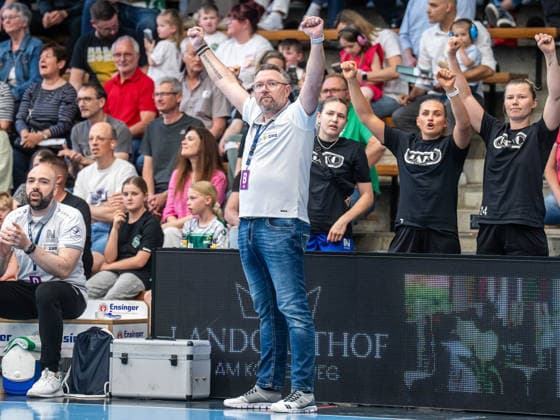 Thomas Zeitz, Cheftrainer Union Neckarsulm) ballt die Jubelfaeuste, Frisch Auf Goeppingen vs. Sport-Union Neckarsulm, Handball, 1. Bundesliga, Spielzeit 2025 2026, 03.05.2026 Frisch Auf Goeppingen vs. Sport-Union Neckarsulm, Handball, 1. Bundesliga, Spielzeit 2025 2026, 03.05.2026 Goeppingen Copyright: xMichaelxSchmidt Eibner-Pressefotx EP_MST