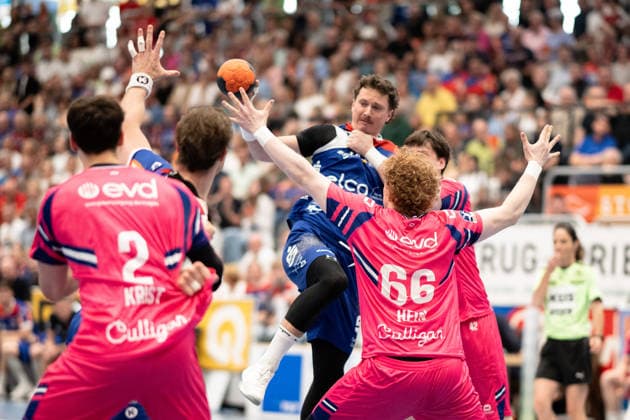 Mex Raguse (HBW Balingen Weilstetten, 06), gegen Julius Hein (TSV Bayer Dormagen, 66), HBW Balingen Weilstetten vs. TSV Bayer Dormagen, Handball, 2. Bundesliga, 30. Spieltag, Saison 2025 2026, 03.05.2026, Eibner-Pressefoto Andreas Ulmer HBW Balingen Weilstetten vs. TSV Bayer Dormagen, Handball, 2. Bundesliga, 30. Spieltag, Saison 2025 2026, 03.05.2026, Balingen Copyright: xEibner-Pressefoto AndreasxUlmerx EP_AUR