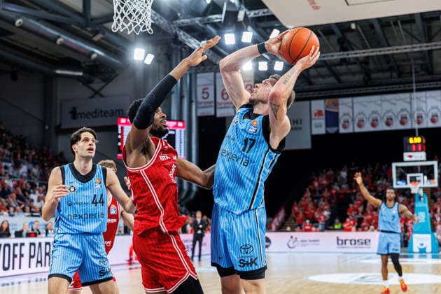 Benedikt Turudic (Hamburg Towers, 44), Ejiofor Onu (BMA365 Bamberg Baskets, 35), Niklas Wimberg (Hamburg Towers, 17), BMA365 Bamberg Baskets vs. Veolia Towers Hamburg, Basketball, easyCredit BBL, 32. Spieltag, 03.05.2026 BMA365 Bamberg Baskets vs. Veolia Towers Hamburg, Basketball, easyCredit BBL, 32. Spieltag, 03.05.2026 Bamberg Copyright: xEibner-Pressefoto G.xSantemizx EP_EER