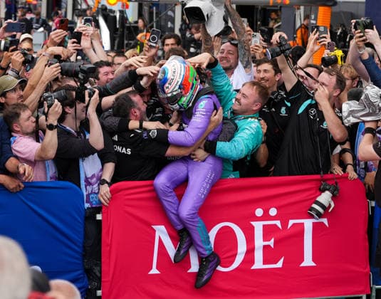 Andrea Kimi Antonelli (Mercedes-AMG Petronas F1 Team, Italien, 12) nach dem Sieg im Rennen. USA, Formel 1 Weltmeisterschaft, Miami Grand Prix, Miami International Autodrome, Miami Gardens, Renntag, Saison 2026, 03.05.2026 USA, Formel 1 Weltmeisterschaft, Miami Grand Prix, Miami International Autodrome, Miami Gardens, Rennen, Saison 2026, 03.05.2026 Miami Gardens Copyright: xEibner-Pressefoto ScottxColemanx EP_SCN