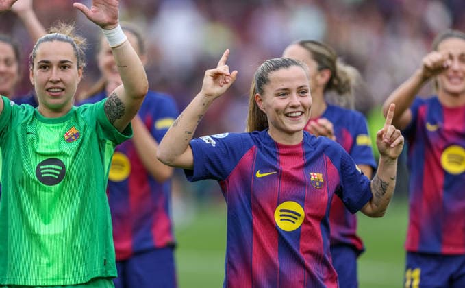 ESP, Barcelona, FC Barcelona, Barca vs FC Bayern München, Women s Champions League, Fussball, UEFA, Spielzeit 2025 2026, Camp Nou, Halbfinale, Rückspiel im Bild: Freude, Jubel, Emotionen nach dem Sieg beim FC Barcelona, Joy, jubilation, and excitement following the victory over FC Barcelona, Alegria, jubilo y emocion tras la victoria ante el FC Barcelona, Claudia Pina (FC Barcelona 9) DFB DFL REGULATIONS PROHIBIT ANY USE OF PHOTOGRAPHS AS IMAGE SEQUENCES AND OR QUASI-VIDEO, 03.05.2026 Copyright: HMBxMedia HendrikxHamelau