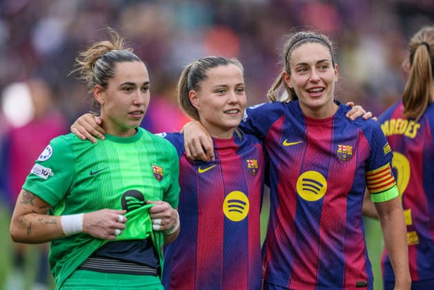 ESP, Barcelona, FC Barcelona, Barca vs FC Bayern München, Women s Champions League, Fussball, UEFA, Spielzeit 2025 2026, Camp Nou, Halbfinale, Rückspiel im Bild: Freude, Jubel, Emotionen nach dem Sieg beim FC Barcelona, Joy, jubilation, and excitement following the victory over FC Barcelona, Alegria, jubilo y emocion tras la victoria ante el FC Barcelona, Alexia Putellas (FC Barcelona 11), Claudia Pina (FC Barcelona 9), Cata Coll (FC Barcelona 13) DFB DFL REGULATIONS PROHIBIT ANY USE OF PHOTOGRAPHS AS IMAGE SEQUENCES AND OR QUASI-VIDEO, 03.05.2026 Copyright: HMBxMedia HendrikxHamelau