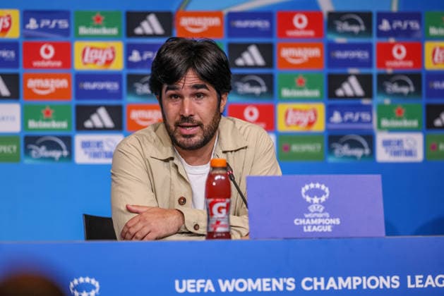 ESP, Barcelona, FC Barcelona, Barca vs FC Bayern München, Women s Champions League, Fussball, UEFA, Spielzeit 2025 2026, Camp Nou, Halbfinale, Rückspiel im Bild: Pere Romeu (FC Barcelona Trainer) bei der Pressekonferenz, PK DFB DFL REGULATIONS PROHIBIT ANY USE OF PHOTOGRAPHS AS IMAGE SEQUENCES AND OR QUASI-VIDEO, 03.05.2026 Copyright: HMBxMedia HendrikxHamelau