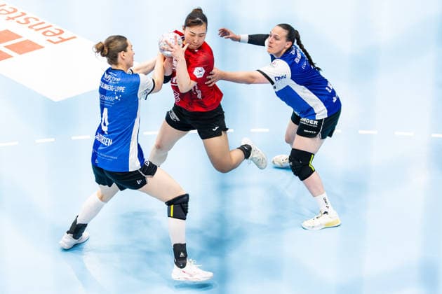 03.05.2026, GER, Handball, Frauen, Saison 2025 2026, Alsco 1.Bl, PlayOff Halbfinale Spiel 2, Thueringer HC - HSG Blomberg-Lippe Andrea Jacobsen (HSG Blomberg-Lippe), Natsuki Aizawa (Thueringer HC,23), Diana Doegg Magnusdottir (HSG Blomberg-Lippe) 99947 Bad Langensalza Salza Halle Sporthalle Mehrz Thüringen Deutschland