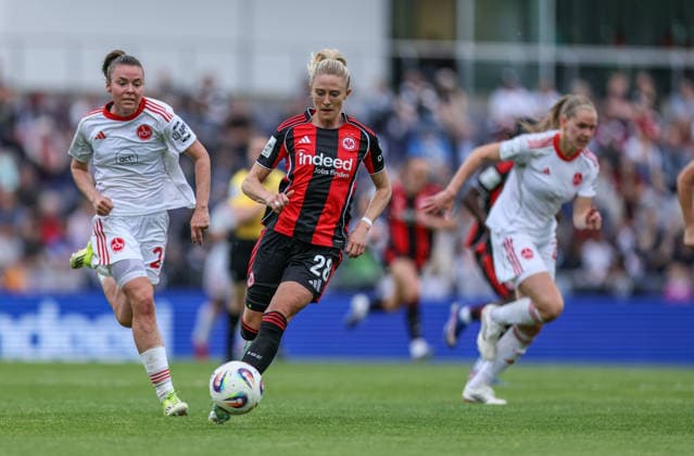 GER, Frankfurt, Eintracht Frankfurt vs FC Nürnberg, Google Pixel Bundesliga, Fussball, DFB, Spielzeit 2025 2026, Stadion am Brentanobad, 24. Spieltag im Bild v.l.: Julia Pollak (1. FC Nürnberg Frauen 22), Rebecka Blomqvist (Eintracht Frankfurt Frauen 28) DFB DFL REGULATIONS PROHIBIT ANY USE OF PHOTOGRAPHS AS IMAGE SEQUENCES AND OR QUASI-VIDEO, 04.05.2026 Copyright: HMBxMedia HendrikxHamelau