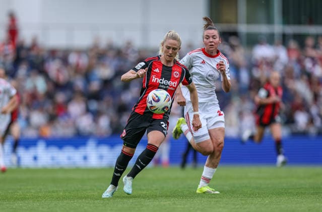 GER, Frankfurt, Eintracht Frankfurt vs FC Nürnberg, Google Pixel Bundesliga, Fussball, DFB, Spielzeit 2025 2026, Stadion am Brentanobad, 24. Spieltag im Bild v.l.: Rebecka Blomqvist (Eintracht Frankfurt Frauen 28), Julia Pollak (1. FC Nürnberg Frauen 22), Zweikampf DFB DFL REGULATIONS PROHIBIT ANY USE OF PHOTOGRAPHS AS IMAGE SEQUENCES AND OR QUASI-VIDEO, 04.05.2026 Copyright: HMBxMedia HendrikxHamelau