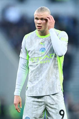 Erling Haaland of Manchester City looks dejected Everton v Manchester City, Premier League, Football, Hill Dickinson Stadium, Liverpool , UK - 04 May 2026Liverpool Hill Dickinson Stadium United Kingdom EDITORIAL USE ONLY No use with unauthorised audio, video, data, fixture lists, club league logos or live services. Online in-match use limited to 120 images, no video emulation. No use in betting, games or single club league player publications. Copyright: xPhilxOldham Shutterstockx 16854616n