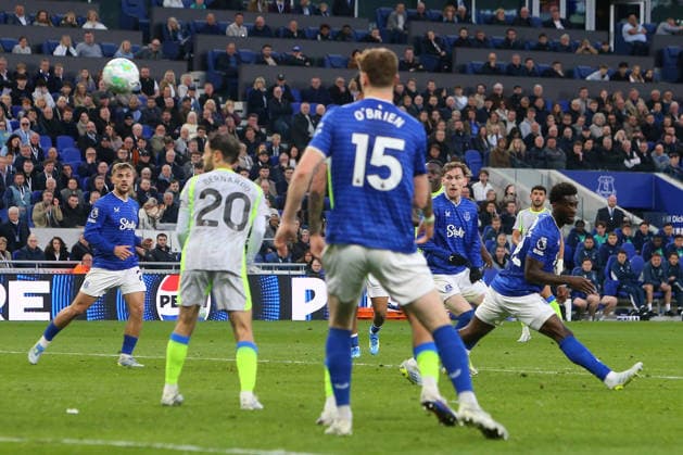 Jeremy Doku of Manchester City scores their sides first goal Everton v Manchester City, Premier League, Football, Hill Dickinson Stadium, Liverpool , UK - 04 May 2026Liverpool Hill Dickinson Stadium United Kingdom EDITORIAL USE ONLY No use with unauthorised audio, video, data, fixture lists, club league logos or live services. Online in-match use limited to 120 images, no video emulation. No use in betting, games or single club league player publications. Copyright: xPhilxOldham Shutterstockx 16854616v