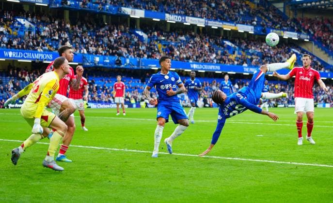 Joao Pedro of Chelsea scores a goal to make it 1-3 with an overhead kick Chelsea v Nottingham Forest, Premier League, Football, Stamford Bridge, London , UK - 04 May 2026London Stamford Bridge United Kingdom EDITORIAL USE ONLY No use with unauthorised audio, video, data, fixture lists, club league logos or live services. Online in-match use limited to 120 images, no video emulation. No use in betting, games or single club league player publications. Copyright: xJavierxGarcia Shutterstockx 16854610cu