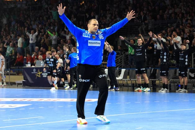 DEU, Machineseeker EHF Champions League, Fuechse Berlin vs. One VeszprŽm HC, 06.05.2026, Max-Schmeling-Halle, Berlin, DEU, Machineseeker EHF Champions League, Fuechse Berlin vs. One VeszprŽm HC, im Bild Dejan Milosavljev (Fuechse Berlin 96), Fuechse-Spielerbank