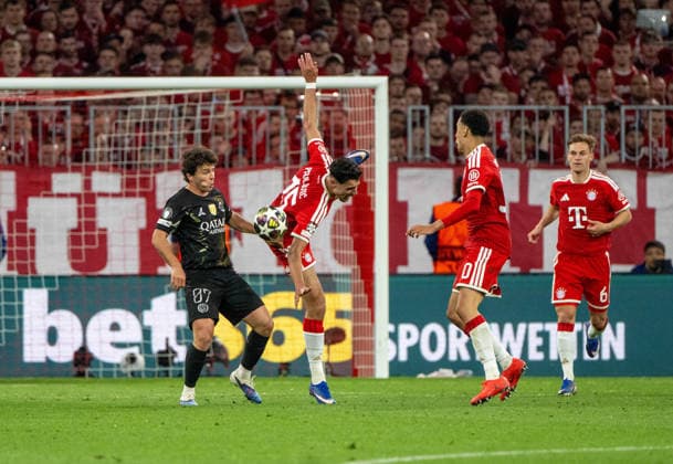 Fußball, Herren, Saison 2025 2026, Champions League (Halbfinale, Rückspiel), FC Bayern München - Paris St. Germain, v. l. Joao Neves (PSG), Aleksandar Pavlovic (Bayern München), Jamal Musiala (Bayern München), Joshua Kimmich (Bayern München), 06.05. 2026, Copyright: xMatthiasxKochx