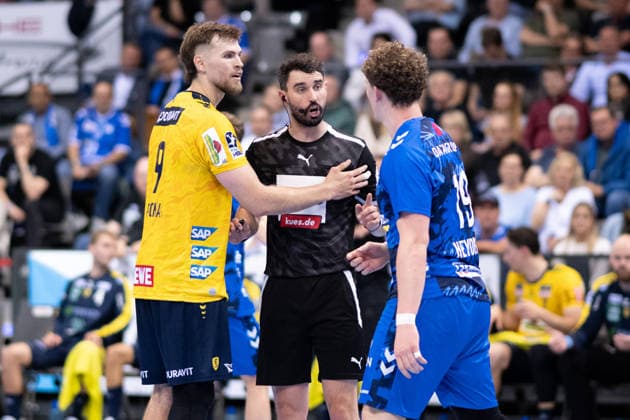 Steven Plucnar Jacobsen (Rhein Neckar Loewen, 09), wird verwarnt TVB Stuttgart vs. Rhein Neckar Loewen, DAIKIN Handballbundesliga, 31. Spieltag, Saison 2025 2026, 07.05.2026 Eibner-Pressefoto Andreas Ulmer TVB Stuttgart vs. Rhein Neckar Loewen, DAIKIN Handballbundesliga, 31. Spieltag, Saison 2025 2026, 07.05.2026 Stuttgart Copyright: xEibner-Pressefoto AndreasxUlmerx EP_AUR