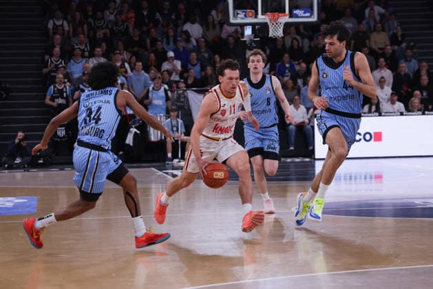 2026.05.07 xfsx GER,Hamburg,1.Basketballl Bundesliga, easyCredit BBL,Veolia Towers Hamburg vs Fitness First Wuerzburg Baskets, in der Inselpark Arena , v.l. Ross Williams (Veolia Towers Hamburg ,34) , Brae Ivey (Wuerzburg Baskets ,11) , Janne Mueller (Veolia Towers Hamburg ,6) , Benedikt Turudic ( Veolia Towers Hamburg ,44) Copyright: HMBxMedia FernandoxSoares