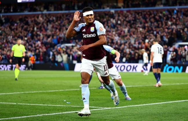 Ollie Watkins of Aston Villa celebrates scoring a goal after making the score 1-0. Aston Villa v Nottingham Forest, UEFA Europa League, Semi Final, Second Leg, Football, Villa Park, Birmingham, UK - 07 May 2026Birmingham Villa Park United Kingdom EDITORIAL USE ONLY No use with unauthorised audio, video, data, fixture lists, club league logos or live services. Online in-match use limited to 120 images, no video emulation. No use in betting, games or single club league player publications. Copyright: xJamesxMarsh Shutterstockx 16861510br