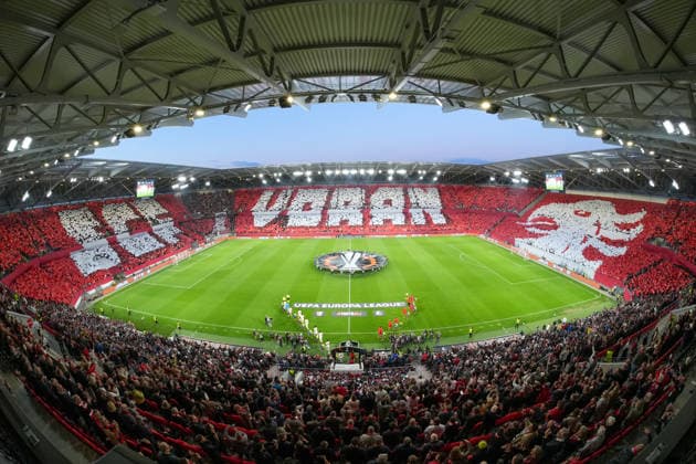 Choreografie der Fans, Ultras, Banner, Fahnen, Schal, Tribüne, Choreographie , Deutschland, Fussball, UEFA Europa League, Halbfinale, Rückspiel, 2025 2026, SC Freiburg vs. SC Braga, 07.05.2026, Europa-Park Stadion, Freiburg Freiburg Europa-Park Stadion Baden-Württemberg Deutschland Copyright: xArnexAmbergx