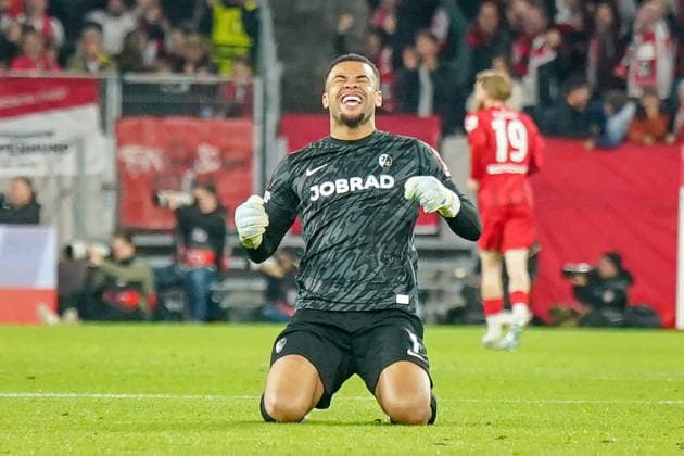 Deutschland: Fussball Europa League 2025 - 2026, Halbfinale - SC Freiburg vs Sporting Braga - Europa Park Stadion (Freiburg): Tor und Torjubel, Freude, Emotionen, Jubel bei Noah Atubolu (SC Freiburg, 01) Mimik, Gesichtsausdruck, Emotion, Geste, Gestik, Emotion Copyright: xJOERANxSTEINSIEKx