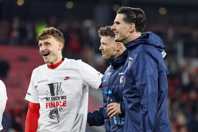 Maximilian Eggestein (SC Freiburg, 08), Lukas Kübler, Kubler (SC Freiburg, 17) und Igor Matanovic (SC Freiburg, 31) nach dem Spiel , Deutschland, Fussball, UEFA Europa League, Halbfinale, 2025 2026, SC Freiburg vs. Sporting Braga, 07.05.2026, Freiburg im Breisgau Europa-Park Stadion Deutschland Copyright: xGrantxHubbsx