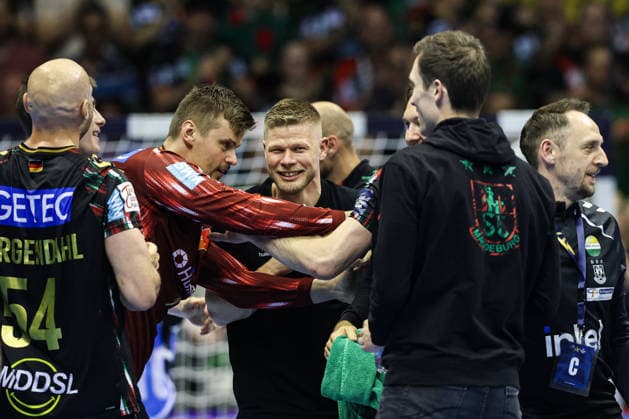 v.l. Oscar Bergendahl (SC Magdeburg,54), Torwart Sergey Hernandez Ferrer (SC Magdeburg,1), Sebastian Barthold (SC Magdeburg,25), Torwart Nikola Portner (SC Magdeburg,80) - Viertelfinale Handball Machineseeker Champions League Saison 2025-2026 SC Magdeburg vs. SC Pick Szeged in der GETEC Arena in Magdeburg - Aktion,Handball,Deutschland,07.05.2026