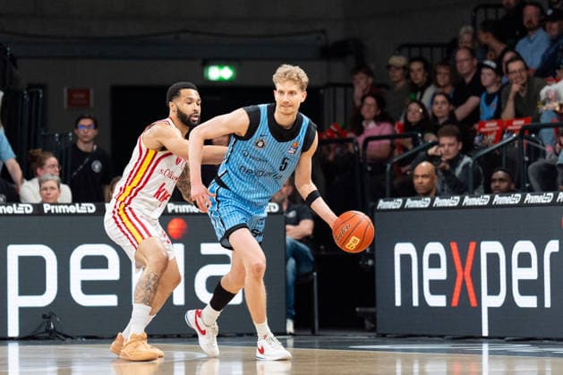 Zsombor Maronka (Veolia Towers Hamburg, 05) im Dribbling, GER, Veolia Towers Hamburg vs Fitness First Wuerzburg Baskets, Basketball, BBL, Spieltag 33, Saison 2025 2026, 07.05.2026 GER, Veolia Towers Hamburg vs Fitness First Wuerzburg Baskets, Basketball, BBL, Spieltag 33, Saison 2025 2026, 07.05.2026 Hamburg Copyright: xEibner-Pressefoto MaxxVincenx EP_MVN