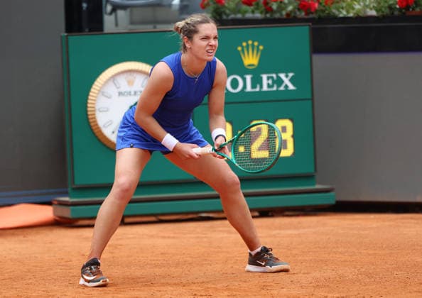 May 8, 2026, Rome, Lazio, Italy: CATY MCNALLY of USA during the match against I. Swiatek of Poland in the second round of tennis tournament WTA, Tennis Damen 1000 Internazionali BNL Dâ€⠢Italia, Rome, Italy. McNally lost 1:6, 7:6 (7-5), 3:6. Tennis, Internazionali BNL Dâ€⠢Italia 2026 - Caty McNally 1:6, 7:6 (7-5), 3:6 Swiatek - ZUMAc278 20260508_zsp_c278_036 Copyright: xMarcinxCholewinskix