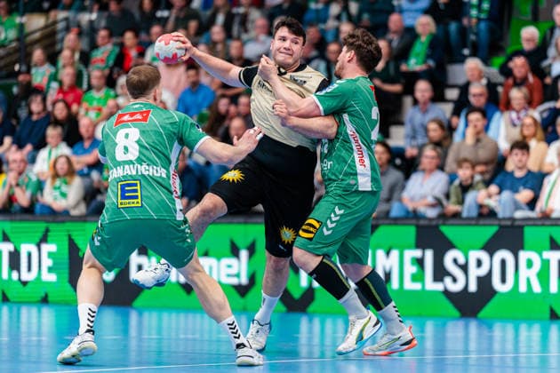 v.l. Karolis Antanavicius (GWD Minden, 08), Aron Seesing (Bergischer HC, 49), Philipp Vorlicek (GWD Minden, 22) GER, GWD Minden vs. Bergischer HC, Handball, 1. Bundesliga, 31. Spieltag, Spielzeit 2025 2026, 08.05.2026 GER, GWD Minden vs. Bergischer HC, Handball, 1. Bundesliga, 31. Spieltag, Spielzeit 2025 2026, 08.05.2026 Minden Copyright: xEibner-Pressefoto JanxRollingerx EP_JSK