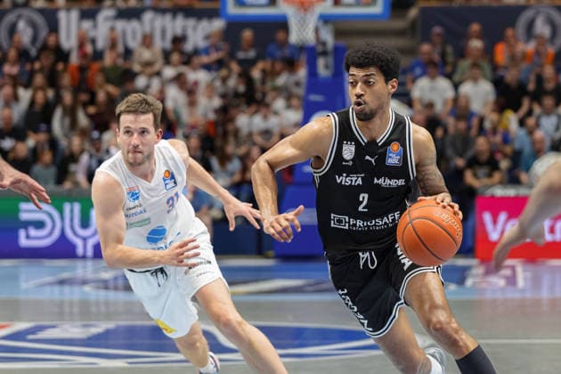 Spencer Reaves (MBC, 31), Ibrahim Watson-Boye (Bamberg, 2), Syntainics MBC vs. BMA365 Bamberg Baskets, Basketball, 1. Bundesliga, Maenner, 33. Spieltag, Saison 2025 26, 08.05.2026. Weißenfels Stadthalle Sachsen-Anhalt Deutschland