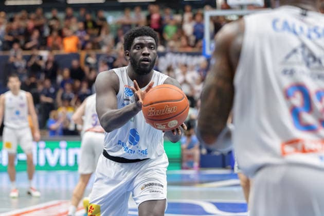 Khyri Thomas (MBC, 0), Charles Callison (MBC, 23), Syntainics MBC vs. BMA365 Bamberg Baskets, Basketball, 1. Bundesliga, Maenner, 33. Spieltag, Saison 2025 26, 08.05.2026. Weißenfels Stadthalle Sachsen-Anhalt Deutschland