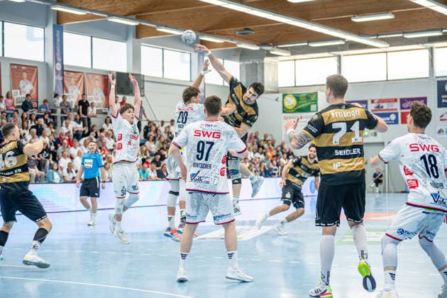 2. Handball Bundesliga; TV Hüttenberg - HC Elbflorenz Dresden, 08.05.26 Anton Preußner (HC Elbflorenz Dresden, 13), Oliver Seidler (HC Elbflorenz Dresden, 71), .16e., Paul Kompenhans (TV Hüttenberg, 34), Leif Haack (TV Hüttenberg, 20), David Kuntscher (TV Hüttenberg, 97), Tim Rüdiger (TV Hüttenberg, 18) 2. Handball Bundesliga; TV Hüttenberg - HC Elbflorenz Dresden: Hüttenberg, 08.05.26 Copyright: xBEAUTIFULxSPORTS Roeczeyx