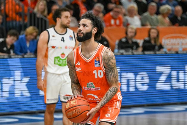 Tevin Brown (RASTA Vechta, 10) beim Freiwurf RASTA Vechta vs. Rostock Seawolves, easyCredit Basketball Bundesliga, 33. Spieltag, Saison 2025 2026, 08.05.2026, RASTA Vechta vs. Rostock Seawolves, easyCredit Basketball Bundesliga, 33. Spieltag, Saison 2025 2026, 08.05.2026 Vechta Copyright: xEibner-Pressefoto RobertxGertzenx EP_RGN