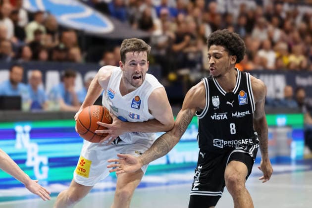 Spencer Reaves (MBC, 31), Demarcus Demonia (Bamberg, 8), Syntainics MBC vs. BMA365 Bamberg Baskets, Basketball, 1. Bundesliga, Maenner, 33. Spieltag, Saison 2025 26, 08.05.2026. Weißenfels Stadthalle Sachsen-Anhalt Deutschland