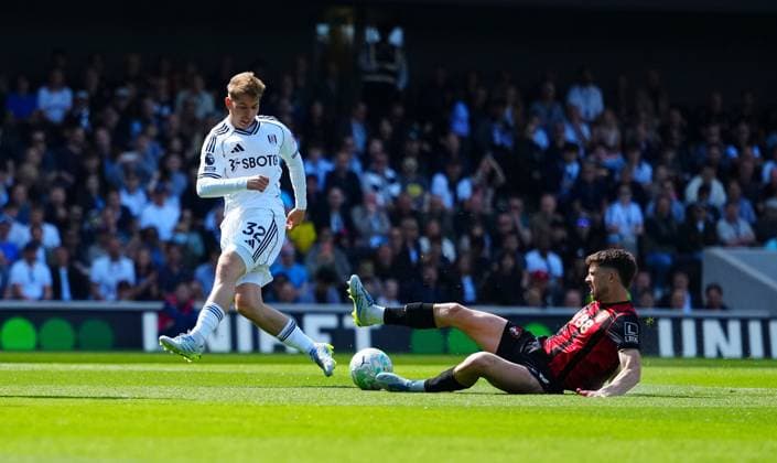 Emile Smith Rowe of Fulham is denied by a last ditch tackle Fulham v AFC Bournemouth, Premier League, Football, Craven Cottage, London , UK - 09 May 2026London Craven Cottage United Kingdom EDITORIAL USE ONLY No use with unauthorised audio, video, data, fixture lists, club league logos or live services. Online in-match use limited to 120 images, no video emulation. No use in betting, games or single club league player publications. Copyright: xJavierxGarcia Shutterstockx 16861686y
