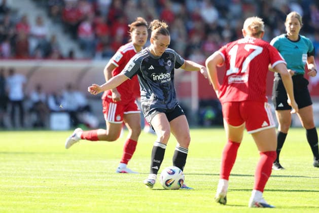 Lisanne Graewe (Eintracht Frankfurt, 08) mit Ball, GER, FC Bayern Muenchen vs. Eintracht Frankfurt, Fussball, Google Pixel Frauen-Bundesliga, 25. Spieltag, Saison 2025 2026, 09.05.2026, DFL DFB REGULATIONS PROHIBIT ANY USE OF PHOTOGRAPHS as IMAGE SEQUENCES and or QUASI-VIDEO, GER, FC Bayern Muenchen vs. Eintracht Frankfurt, Fussball, Google Pixel Frauen-Bundesliga, 25. Spieltag, Saison 2025 2026, 09.05.2026 Muenchen Copyright: xEibner-Pressefoto JennixMaulx EP_JML