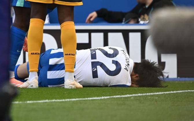 Kaoru Mitoma of Brighton lies injured before being subbed off during the Premier League match between Brighton and Hove Albion and Wolverhampton Wanderers at the American Express Stadium, Brighton UK - Saturday 9th May 2026 Brighton v Wolves Premier League Football, Amex Stadium, Sussex, UK - 09 May 2026Brighton Amex Stadium Sussex United Kingdom EDITORIAL USE ONLY No use with unauthorised audio, video, data, fixture lists, club league logos or live services. Online in-match use limited to 120 images, no video emulation. No use in betting, games or single club league player publications. . No mer Copyright: xLizxFinlayson TPI Shutterstockx 16867427bn