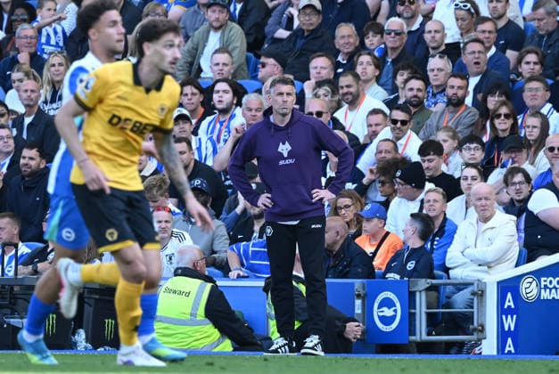 Wolves head coach Rob Edwards during the Premier League match between Brighton and Hove Albion and Wolverhampton Wanderers at the American Express Stadium, Brighton UK - Saturday 9th May 2026 Brighton v Wolves Premier League Football, Amex Stadium, Sussex, UK - 09 May 2026Brighton Amex Stadium Sussex United Kingdom EDITORIAL USE ONLY No use with unauthorised audio, video, data, fixture lists, club league logos or live services. Online in-match use limited to 120 images, no video emulation. No use in betting, games or single club league player publications. . No mer Copyright: xLizxFinlayson TPI Shutterstockx 16867427bo