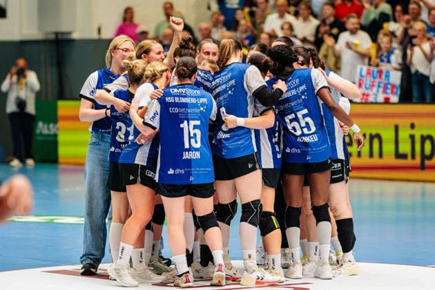 Mannschaft HSG Blomberg-Lippe im Jubel nach 35:24 Sieg GER, HSG Blomberg-Lippe vs. Thueringer HC, Handball, 1. Bundesliga Frauen, Play-Offs, Halbfinale, Spiel 3, 09.05.2026 GER, HSG Blomberg-Lippe vs. Thueringer HC, Handball, 1. Bundesliga Frauen, Play-Offs, Halbfinale, Spiel 3, 09.05.2026 Blomberg Copyright: xEibner-Pressefoto JanxRollingerx EP_JSK