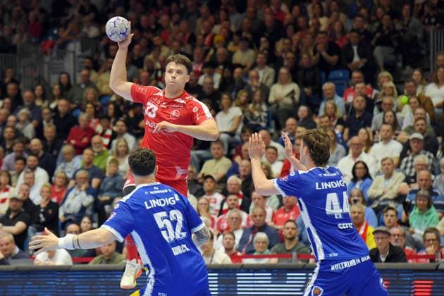 Aaron Mensing (MT Melsungen 33) (am Ball), Justin Kurch (ThSV Eisenach 52), Stephan Seitz (ThSV Eisenach 44) , GER, MT Melsungen - ThSV Eisenach, Handball, 1. Bundesliga, 31. Spieltag, Saison 2025 2026, 09.05.2026, GER, MT Melsungen - ThSV Eisenach, Handball, 1. Bundesliga, 31. Spieltag, Saison 2025 2026, 09.05.2026 Kassel Copyright: xEibner-Pressefotox xRolandxSippelx EP_RSL