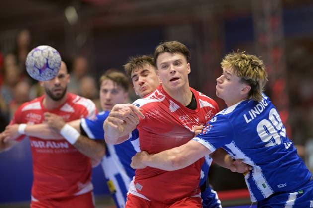 Aaron Mensing (MT Melsungen 33) (am Ball), Tillman Leu (ThSV Eisenach 99) (R) , GER, MT Melsungen - ThSV Eisenach, Handball, 1. Bundesliga, 31. Spieltag, Saison 2025 2026, 09.05.2026, GER, MT Melsungen - ThSV Eisenach, Handball, 1. Bundesliga, 31. Spieltag, Saison 2025 2026, 09.05.2026 Kassel Copyright: xEibner-Pressefotox xRolandxSippelx EP_RSL
