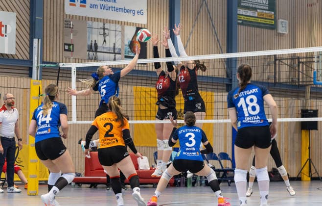 Mariela Paul (TSV GA Stuttgart, 05) gegen Marisa Zoefeld (Barock Volleys MTV Ludwigsburg, 18) & Andjela Jovanovic (Barock Volleys MTV Ludwigsburg, 12). Barock Volleys MTV Ludwigsburg vs TSV GA Stuttgart, Volleyball,VLW-Pokal Damen,Finale, Saison 2025 2026, 09.05.2026, Barock Volleys MTV Ludwigsburg vs TSV GA Stuttgart, Volleyball,VLW-Pokal Damen,Finale, Saison 2025 2026, 09.05.2026 Aalen-Waldhausen Copyright: xEibner-Pressefoto DavidexDixGiovx EP_DGI