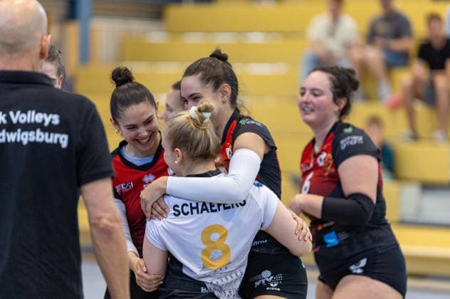 Jubelszenen nach Abpfiff bei den Barock Volleys MTV Ludwigsburg. Barock Volleys MTV Ludwigsburg vs TSV GA Stuttgart, Volleyball,VLW-Pokal Damen,Finale, Saison 2025 2026, 09.05.2026, Barock Volleys MTV Ludwigsburg vs TSV GA Stuttgart, Volleyball,VLW-Pokal Damen,Finale, Saison 2025 2026, 09.05.2026 Aalen-Waldhausen Copyright: xEibner-Pressefoto DavidexDixGiovx EP_DGI