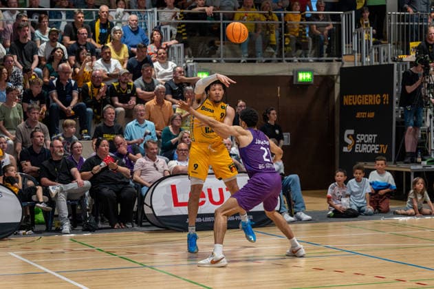 Tylan James Pope (Bozic Estriche Knights Kirchheim, 09), Zach Jackson (BG Goettingen, 21), GER, Bozic Estriche Kirchheim Knights vs. BG Goettingen, BARMER 2. Basketball Bundesliga, PlayOffs Viertelfinale 2. Spieltag, Saison 2025 2026, 09.05.2026 GER, Bozic Estriche Kirchheim Knights vs. BG Goettingen, BARMER 2. Basketball Bundesliga, PlayOffs Viertelfinale 2. Spieltag, Saison 2025 2026, 09.05.2026 Kirchheim unter Teck Copyright: xEibner-Pressefoto SilasxKunzx EP_SKZ
