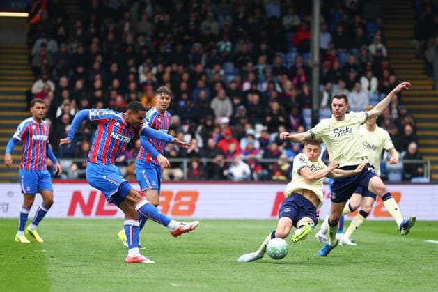 Maxence Lacroix of Crystal Palace with a shot on goal Crystal Palace v Everton, Premier League, Football, Selhurst Park, London , UK - 10 May 2026London Selhurst Park United Kingdom EDITORIAL USE ONLY No use with unauthorised audio, video, data, fixture lists, club league logos or live services. Online in-match use limited to 120 images, no video emulation. No use in betting, games or single club league player publications. Copyright: xSimonxDael Shutterstockx 16868420o