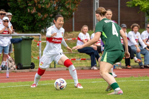 Zweikampf Haruka Osawa (VFB Stuttgart Frauen, 79), Katharina Schäfer (VFB Stuttgart Frauen, 04), GER, VfB Stuttgart Frauen vs. VfL Wolfsburg II, Fussball, 2. Frauen-Bundesliga, 25. Spieltag, Spielzeit 2025 2026, 10.085.2026, GER, VfB Stuttgart Frauen vs. VfL Wolfsburg II, Fussball, 2. Frauen-Bundesliga, 25. Spieltag, Spielzeit 2025 2026, 10.085.2026, Stuttgart Copyright: xEibner-Pressefoto EdwardxCheungx EP_ECG