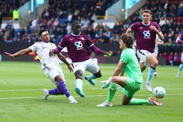 Ollie Watkins of Aston Villa scores to make it 1-2 Burnley v Aston Villa, Premier League, Football, Turf Moor, Burnley , UK - 10 May 2026Burnley Turf Moor United Kingdom EDITORIAL USE ONLY No use with unauthorised audio, video, data, fixture lists, club league logos or live services. Online in-match use limited to 120 images, no video emulation. No use in betting, games or single club league player publications. Copyright: xPaulxCurrie Shutterstockx 16861787aj