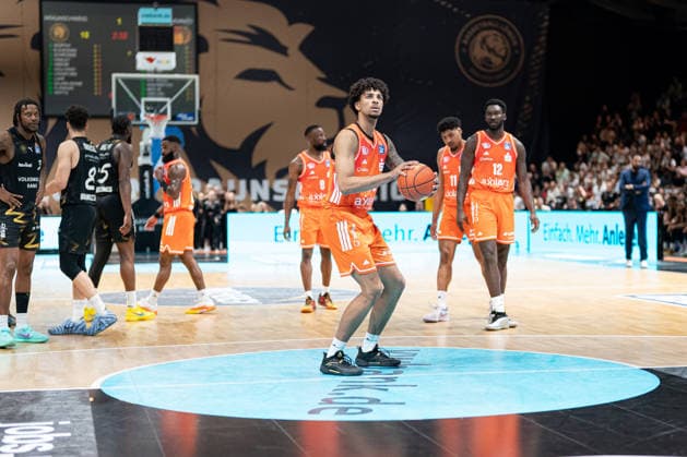 Roman Bedime (Nr. 35 Chemnitz 99ers) GER, Basketball Loewen Braunschweig gegen Chemnitz 99ers, Basketball, easyCredit BBL, Woche 34, Spielzeit 2025 26, 10.05.2026 GER, Basketball Loewen Braunschweig gegen Chemnitz 99ers, Basketball, easyCredit BBL, Woche 34, Spielzeit 2025 26, 10.05.2026 Braunschweig Copyright: xEibner-Pressefoto DanielxREINELTx EP_DRT